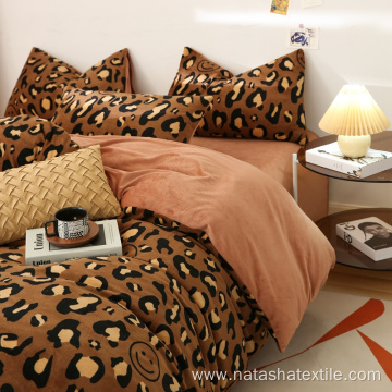 Popular confortable coffee Leopard coral fleece beding sets